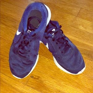 Nike Evolution 3 Boys Sneakers Sz 4.5Y